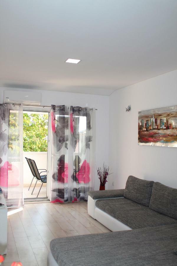 Malo Misto Apartamento Dugi Rat Exterior foto