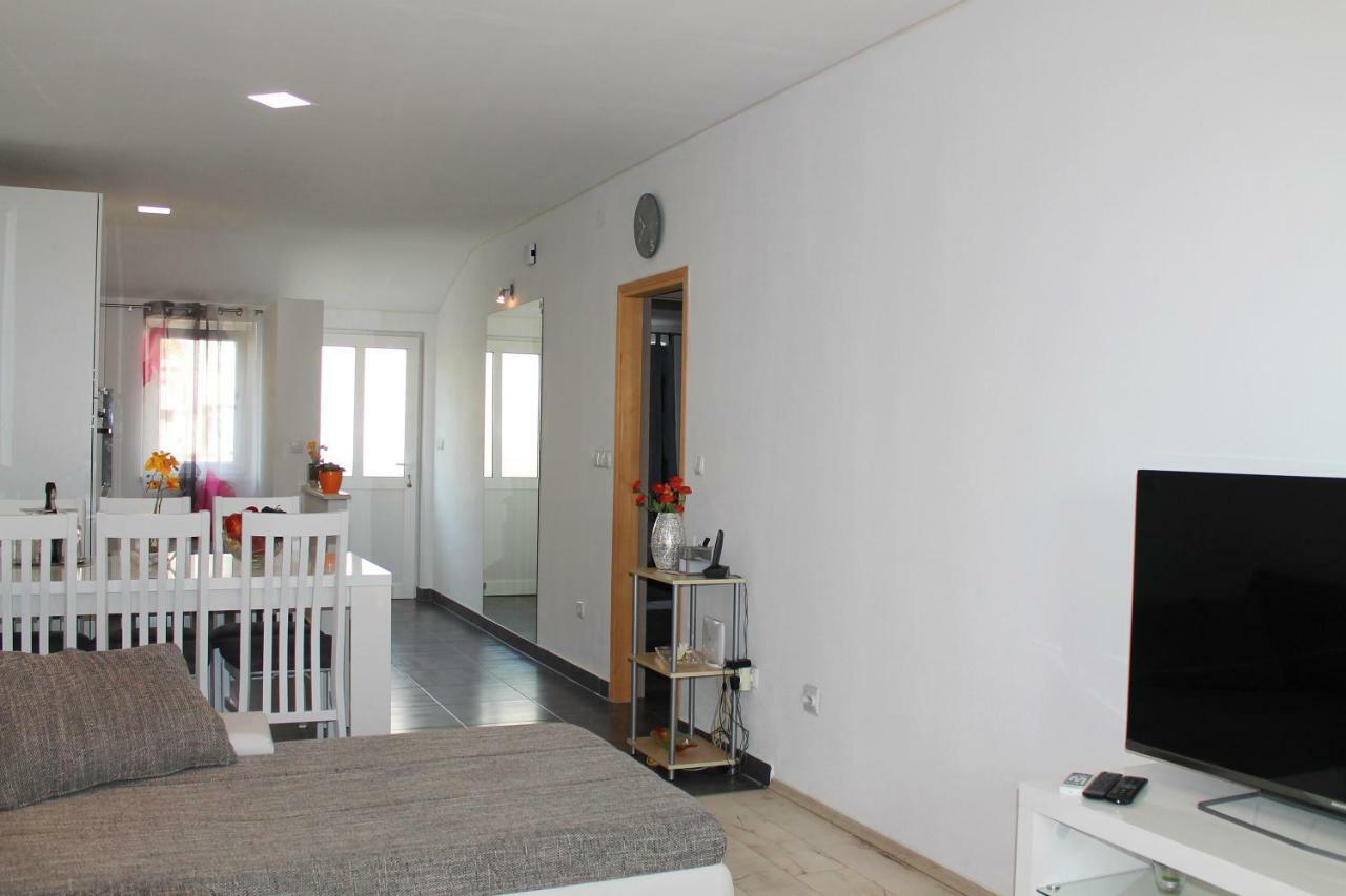 Malo Misto Apartamento Dugi Rat Exterior foto