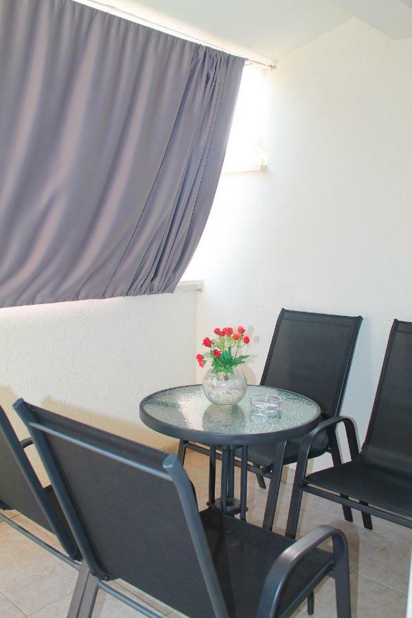 Malo Misto Apartamento Dugi Rat Exterior foto