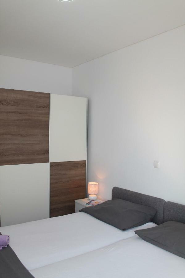 Malo Misto Apartamento Dugi Rat Exterior foto